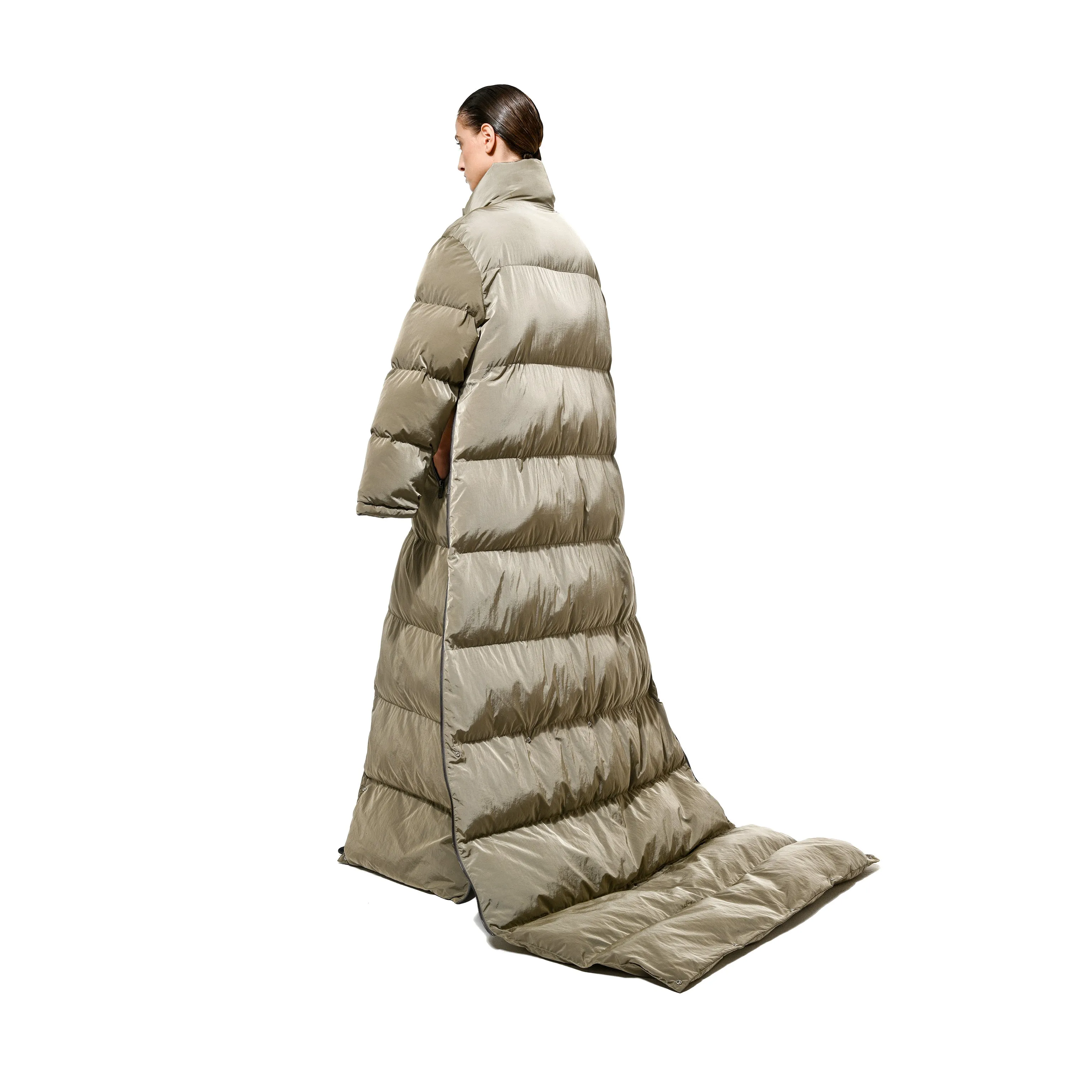 ELONGATED PADDED PUFFER - LIGHT SILVER GREY
