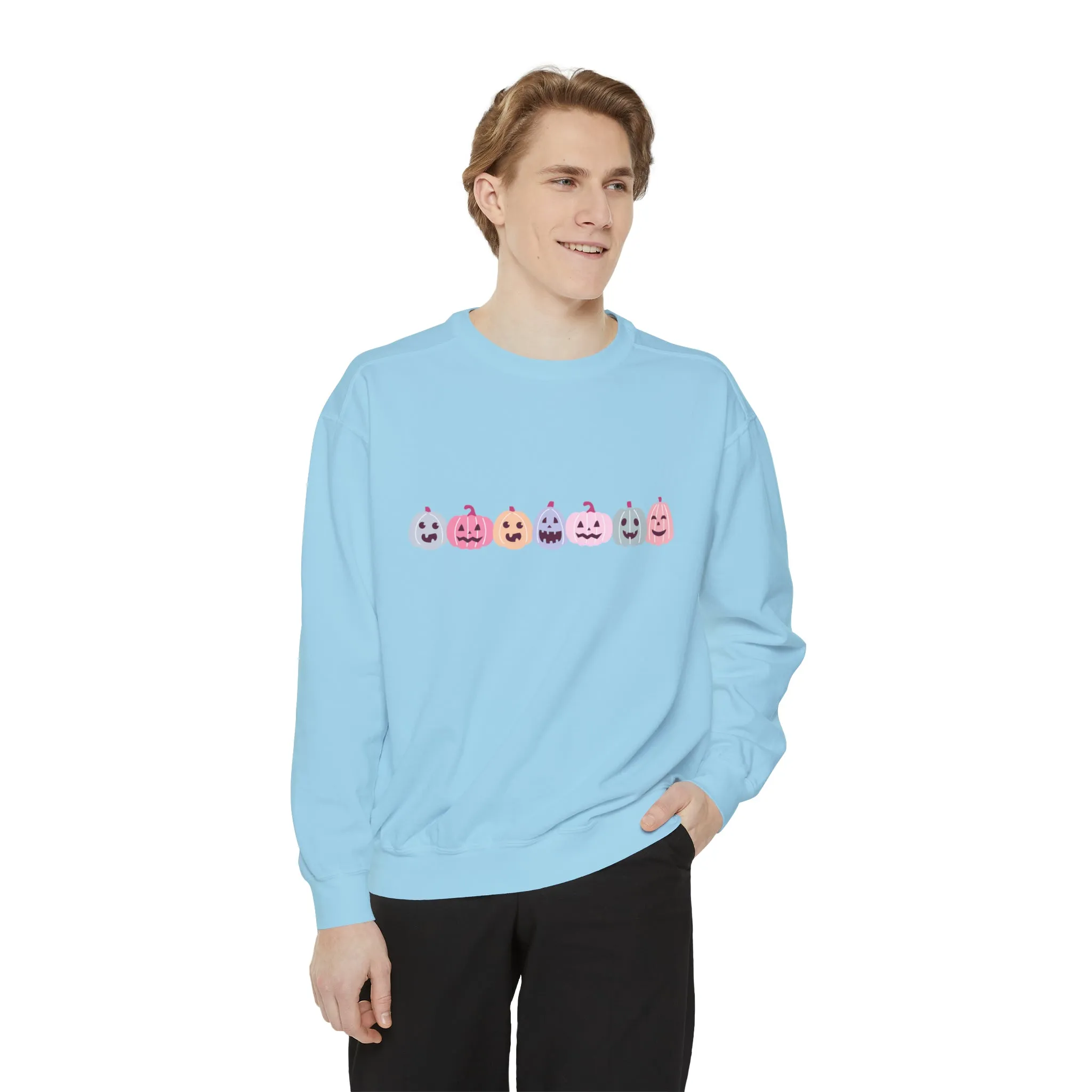 Pastel Pumpkin Sweatshirt, Halloween Pumpkin Sweater, Fall Sweatshirt, Pumpkin Halloween Crewneck, Cute Spooky Season, Pink Comfort Colors