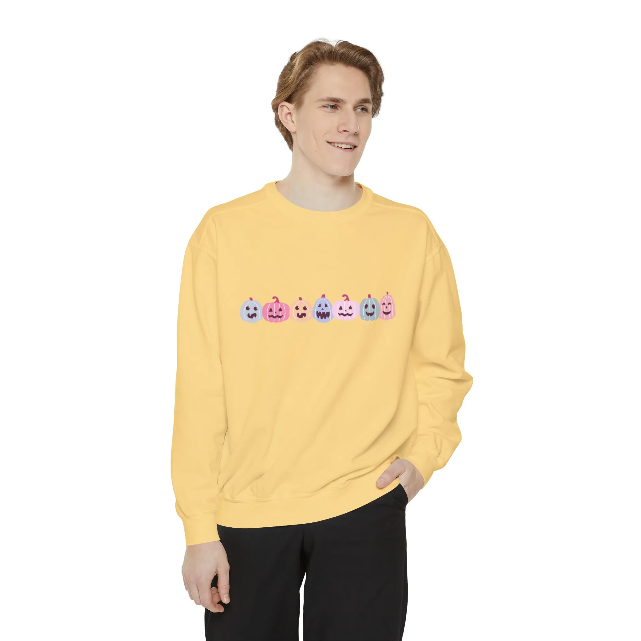 Pastel Pumpkin Sweatshirt, Halloween Pumpkin Sweater, Fall Sweatshirt, Pumpkin Halloween Crewneck, Cute Spooky Season, Pink Comfort Colors