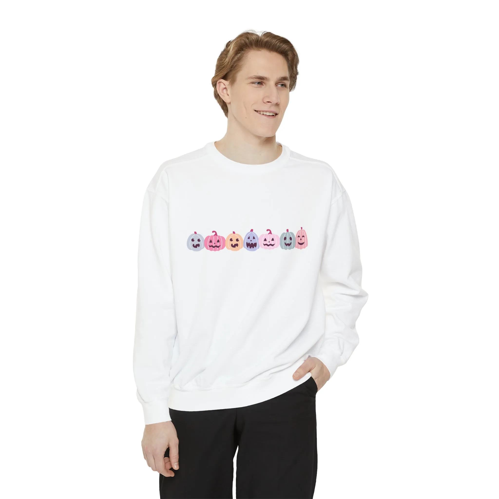 Pastel Pumpkin Sweatshirt, Halloween Pumpkin Sweater, Fall Sweatshirt, Pumpkin Halloween Crewneck, Cute Spooky Season, Pink Comfort Colors