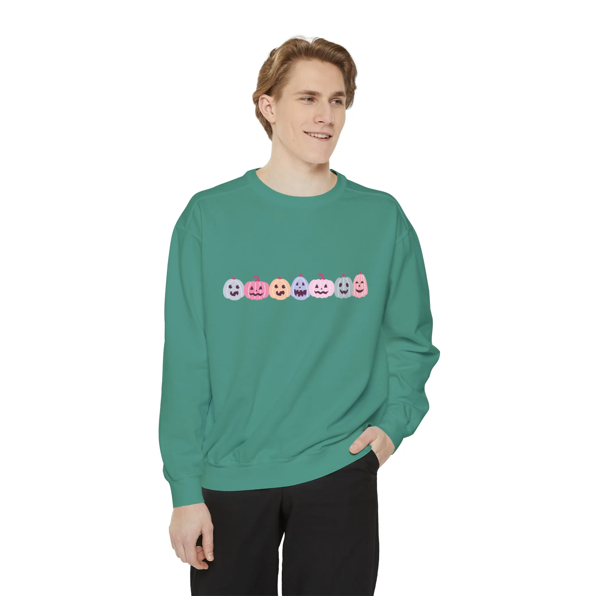 Pastel Pumpkin Sweatshirt, Halloween Pumpkin Sweater, Fall Sweatshirt, Pumpkin Halloween Crewneck, Cute Spooky Season, Pink Comfort Colors