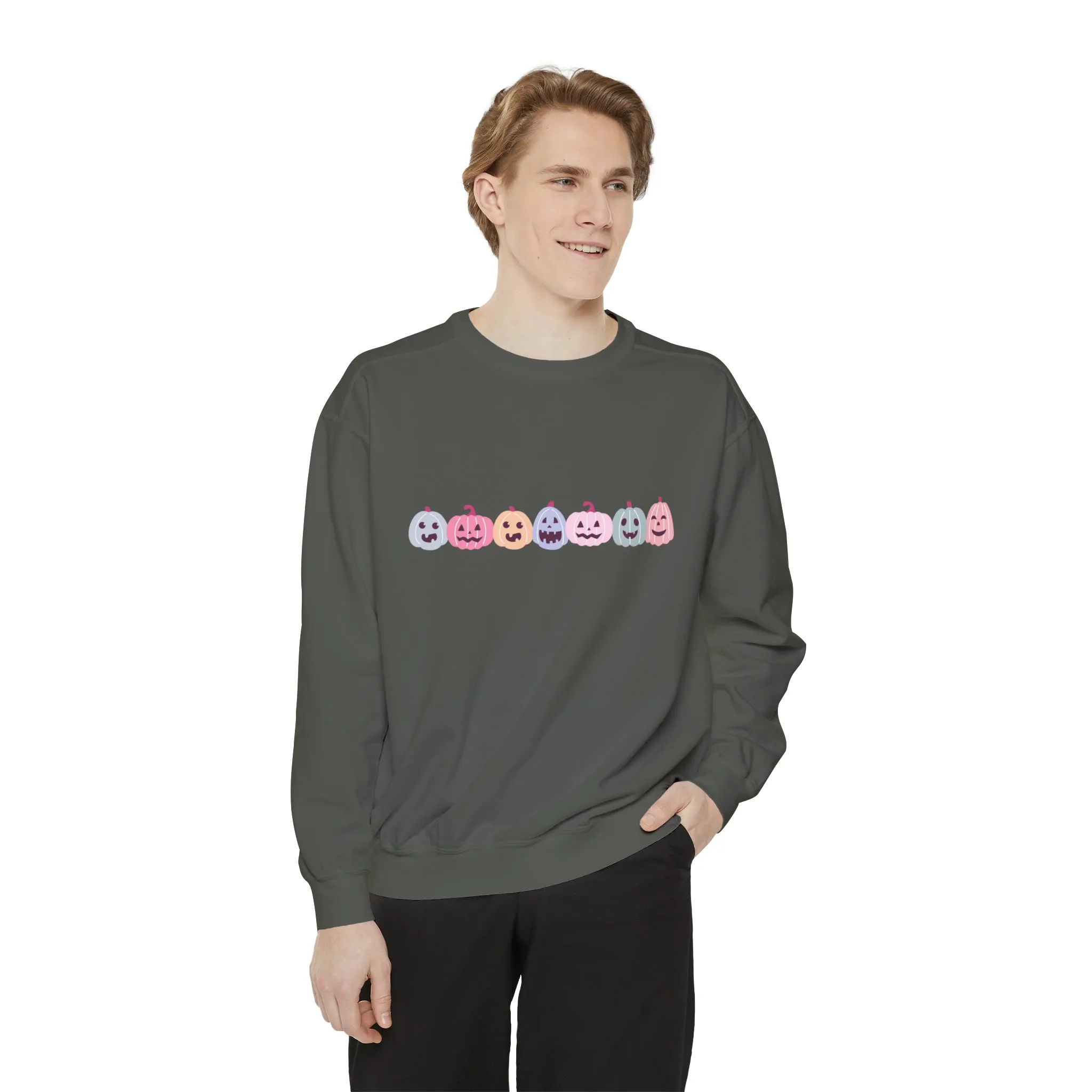 Pastel Pumpkin Sweatshirt, Halloween Pumpkin Sweater, Fall Sweatshirt, Pumpkin Halloween Crewneck, Cute Spooky Season, Pink Comfort Colors
