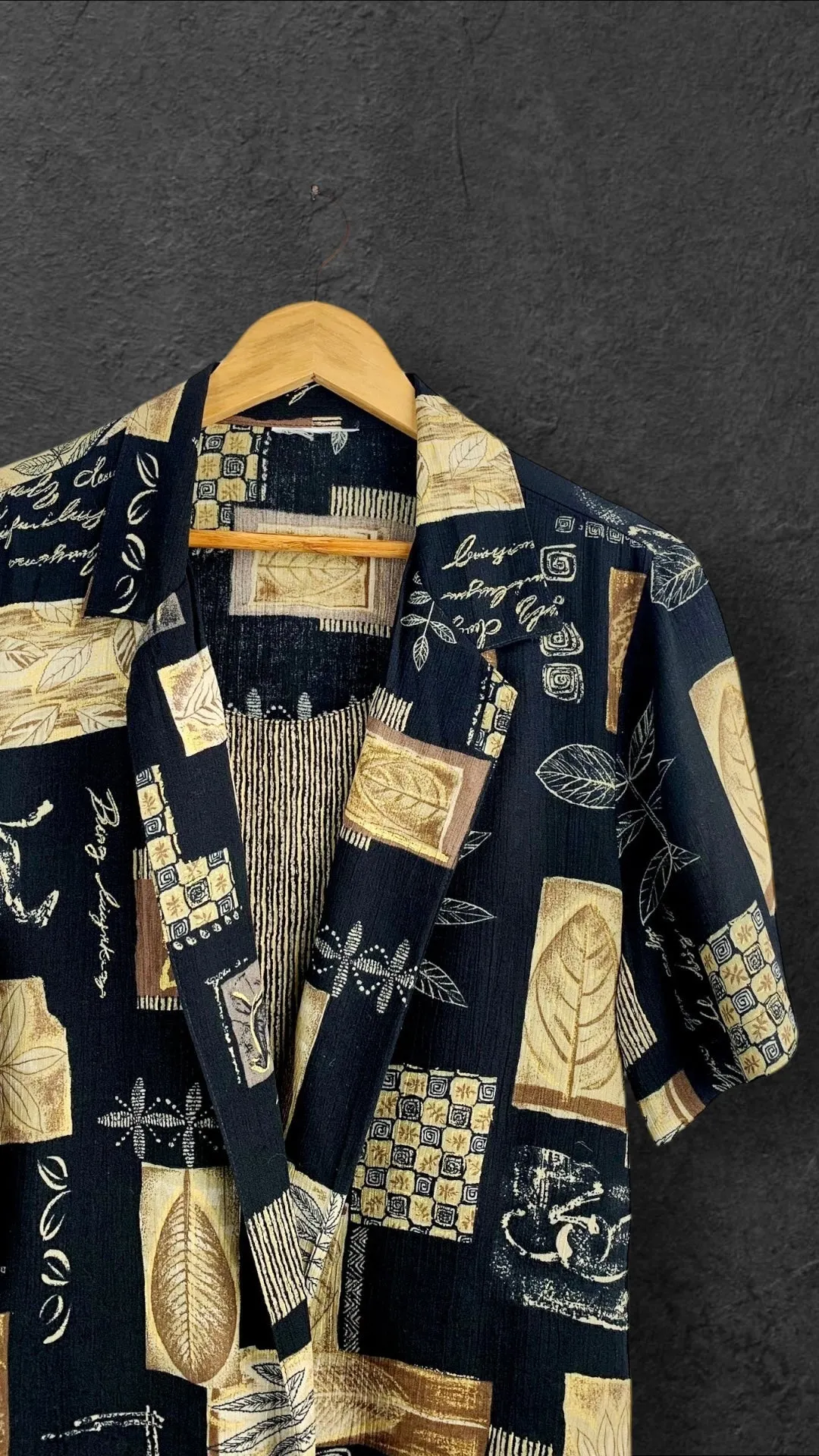 THE UNTAGGED BUTTON UP VINTAGE SHIRT